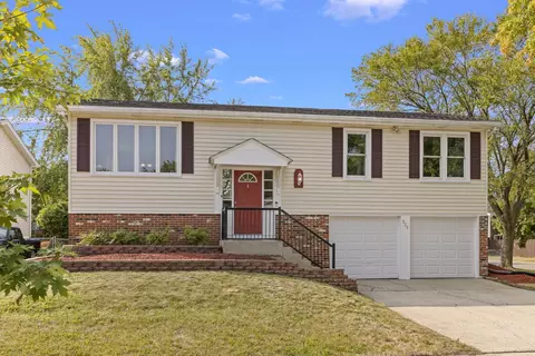 525 Cottonwood Cir, Bolingbrook, IL 60440
