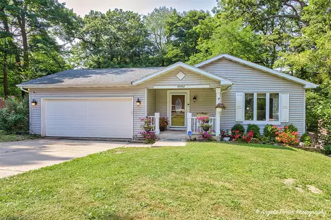 38268 N Hamilton Cir, Spring Grove, IL 60081