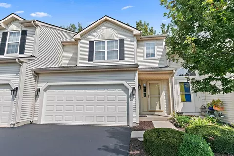 695 Blackstone Ct #695, Dekalb, IL 60115