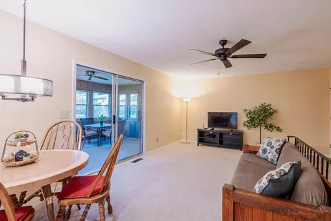 1004 Broadmoor Rd, Bloomington, IL 61704 photo 9