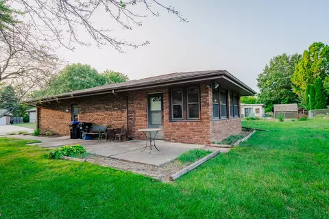 1004 Broadmoor Rd, Bloomington, IL 61704 photo 6