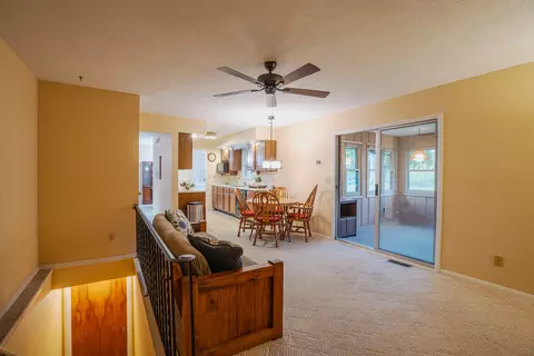1004 Broadmoor Rd, Bloomington, IL 61704 photo 4