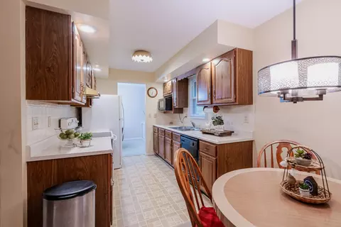 1004 Broadmoor Rd, Bloomington, IL 61704 photo 10