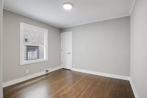 10548 S Eberhart Ave, Chicago, IL 60628 photo 9