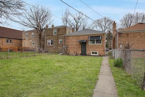 10548 S Eberhart Ave, Chicago, IL 60628 photo 19