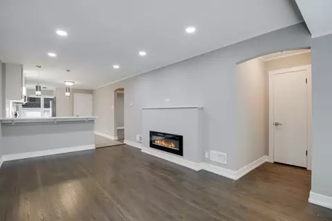10548 S Eberhart Ave, Chicago, IL 60628 photo 6