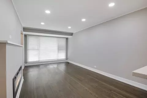 10548 S Eberhart Ave, Chicago, IL 60628 photo 7