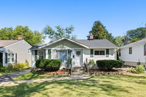 33 N Harvard Ave, Villa Park, IL 60181