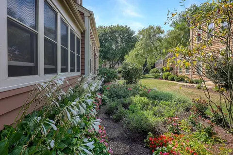 1591 Stonebridge Trl, Wheaton, IL 60189 photo 27