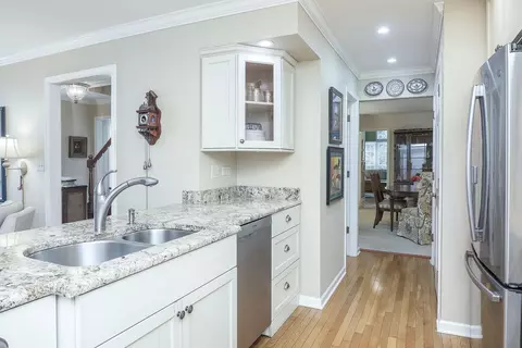 1591 Stonebridge Trl, Wheaton, IL 60189 photo 9