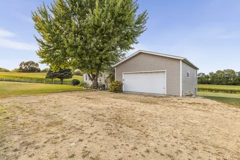 Exterior - 4524 E River Rd, Ridott, IL 61067 photo 1 of 4