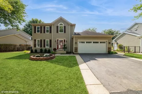 2451 Crystal Creek Ln, Elgin, IL 60124