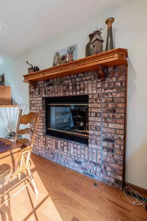 Dining - 19 Wheeler Ct, Putnam, IL 61560 photo 2 of 4