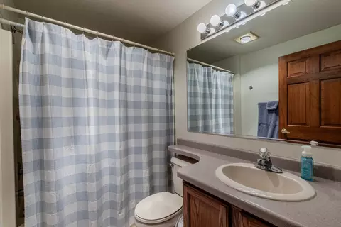 Bath - 19 Wheeler Ct, Putnam, IL 61560 photo 5 of 6