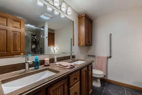 Bath - 19 Wheeler Ct, Putnam, IL 61560 photo 2 of 6