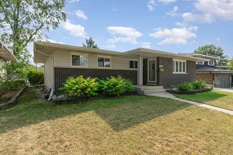 2831 193rd St, Lansing, IL 60438 photo 2
