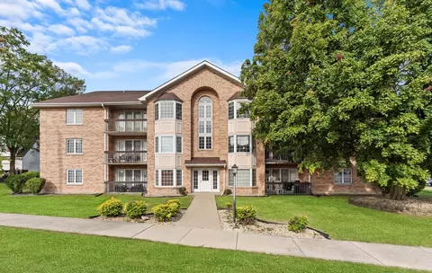 2161 Oak Rd #1B, Homewood, IL 60430