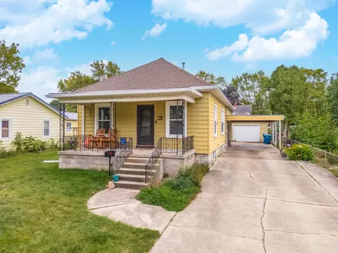 416 E Indiana Ave, Pontiac, IL 61764