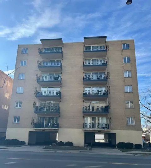 2930 N Harlem Ave #5D, Elmwood Park, IL 60707