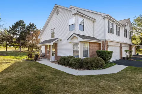 9247 W Stanford Ct, Mokena, IL 60448