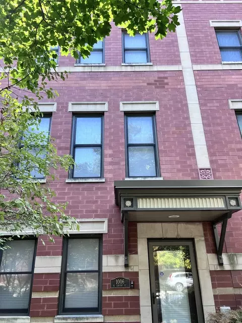 1006 N Crosby St, Chicago, IL 60610