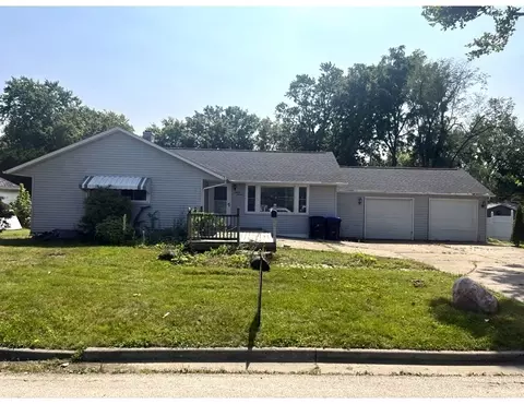 1111 Redwood Ave, Bloomington, IL 61701