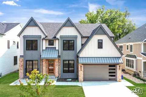 431 N Walnut St, Elmhurst, IL 60126
