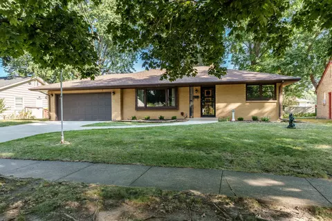 4620 Long Meadow Ln, Rockford, IL 61108