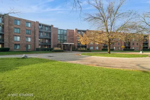 1505 E Central Rd #111B, Arlington Heights, IL 60005