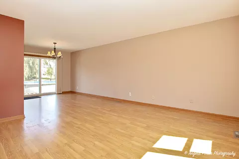 Living - 4014 W Prestwick St, Mchenry, IL 60050 photo 3 of 7
