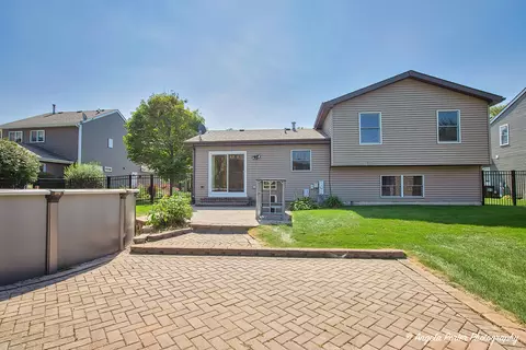 Exterior - 4014 W Prestwick St, Mchenry, IL 60050 photo 7 of 8