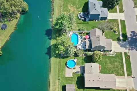 View/Area - 4014 W Prestwick St, Mchenry, IL 60050 photo 4 of 6