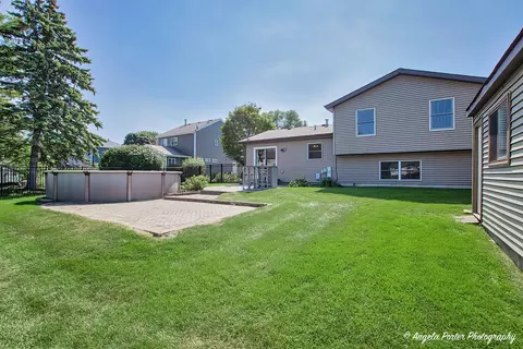 Exterior - 4014 W Prestwick St, Mchenry, IL 60050 photo 6 of 8