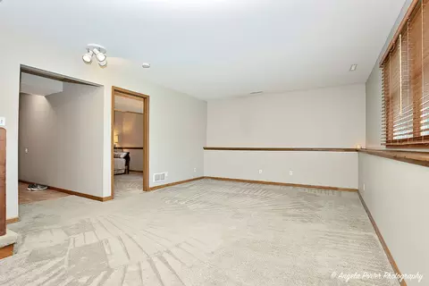 Living - 4014 W Prestwick St, Mchenry, IL 60050 photo 7 of 7