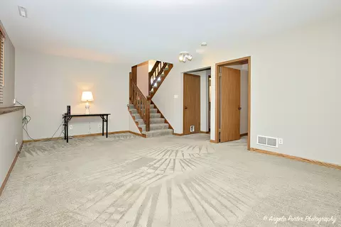 Living - 4014 W Prestwick St, Mchenry, IL 60050 photo 5 of 7