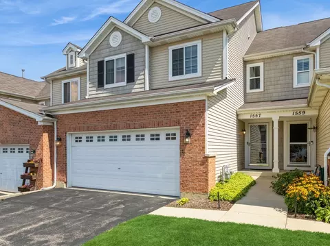 1557 Brompton Ln, Crystal Lake, IL 60014