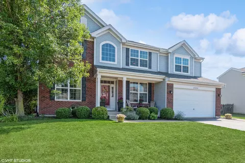 2444 Alan Dale Ln, Yorkville, IL 60560