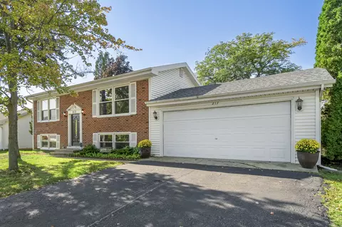 217 Lafayette Dr, Bolingbrook, IL 60440