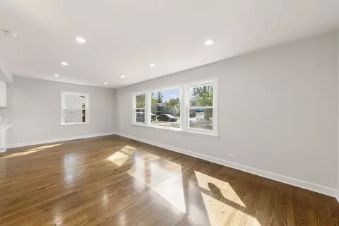 Living - 1101 Alfini Dr, Des Plaines, IL 60016 photo 1 of 3