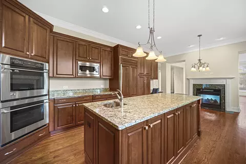 7 Willowcrest Dr #7, Oak Brook, IL 60523 photo 13