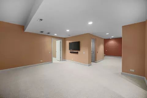 7 Willowcrest Dr #7, Oak Brook, IL 60523 photo 17