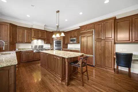 7 Willowcrest Dr #7, Oak Brook, IL 60523 photo 11