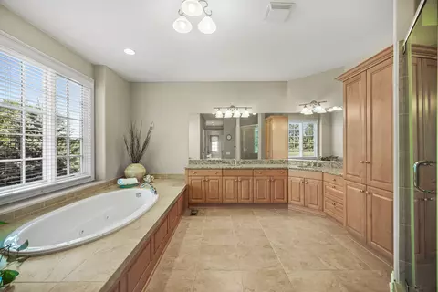 7 Willowcrest Dr #7, Oak Brook, IL 60523 photo 26