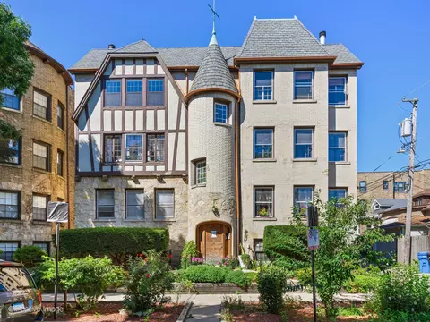 7452 N Hoyne Ave #3-S, Chicago, IL 60645