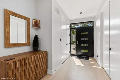Entry Way - 803 Pine St, Winnetka, IL 60093 photo 1 of 4
