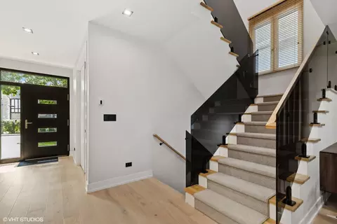 Entry Way - 803 Pine St, Winnetka, IL 60093 photo 2 of 4