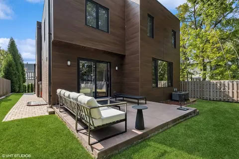 Exterior - 803 Pine St, Winnetka, IL 60093 photo 4 of 8