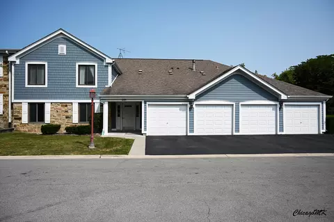 351 Sandalwood Ln #C1, Schaumburg, IL 60193
