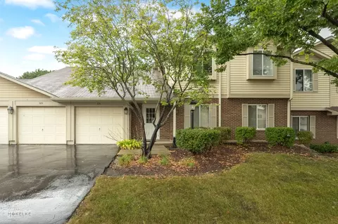 316 Sandpebble Ln #225, Aurora, IL 60504