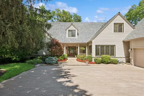 24 S Wynstone Dr, North Barrington, IL 60010